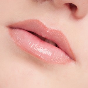 Lipstik Untuk Bibir Kering - Woman Online Magazine